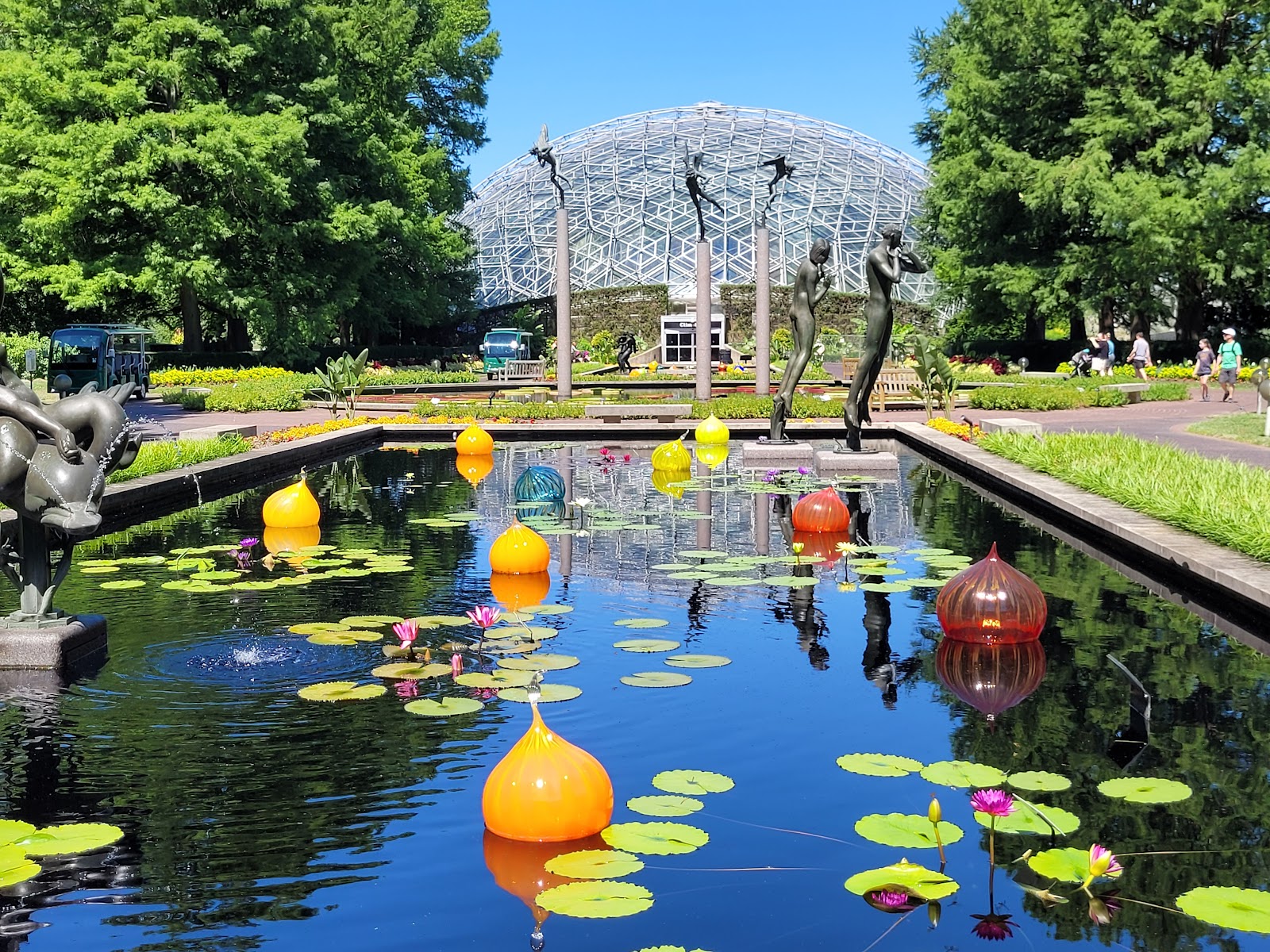 Lake, bridge and planting in the Seiwa-en Japanese garden at the Missouri Botanical Garden