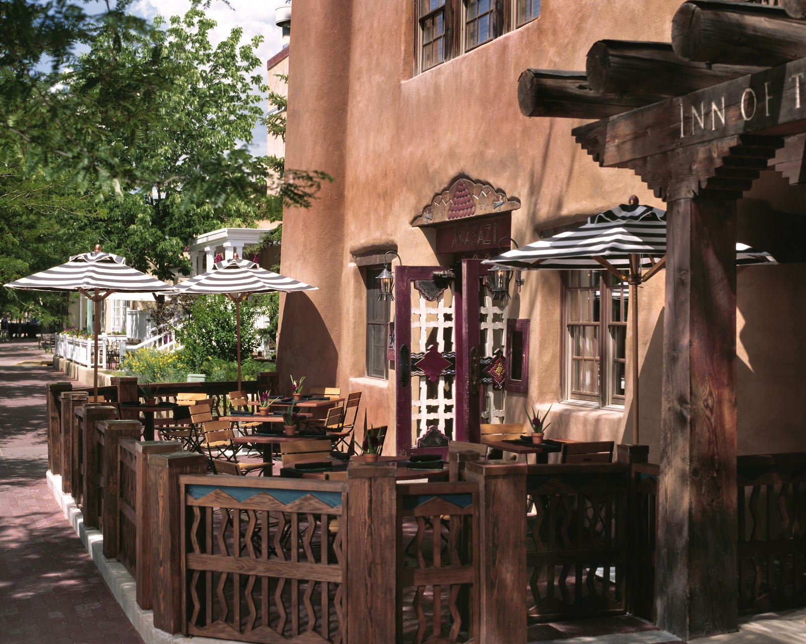 Deep window reveal in a thick wall shaping daylight at the Rosewood Inn of the Anasazi