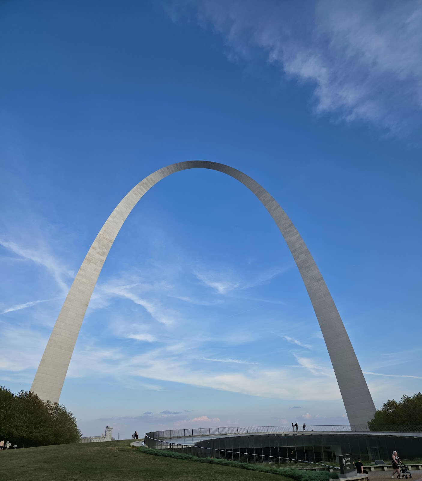 Looking up the stainless steel leg of the Gateway Arch as an abstract curve