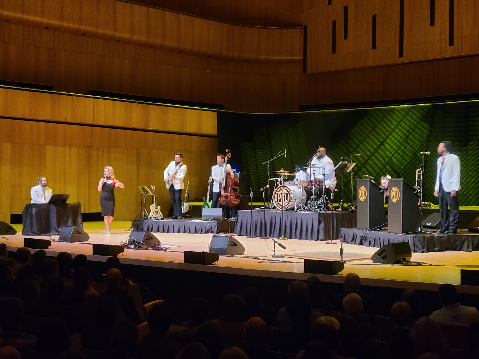 Timber-lined acoustic auditorium at the Holland Center, Omaha, lit from the side