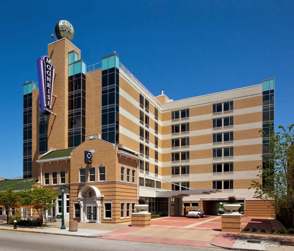 Rooftop terrace with open sky and city views at the Moonrise Hotel, St. Louis